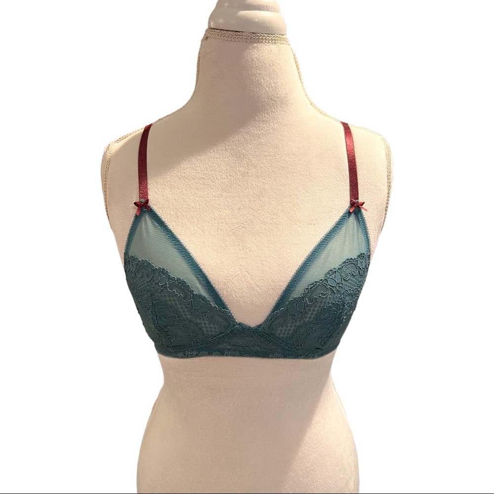 NWOT TOPSHOP Bra. Size 6 or 165/88A